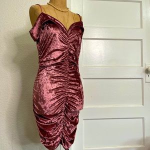 HEY HOTTIE🔥 Fashion Nova Body Con Metallic Pink Dress/Size Medium
